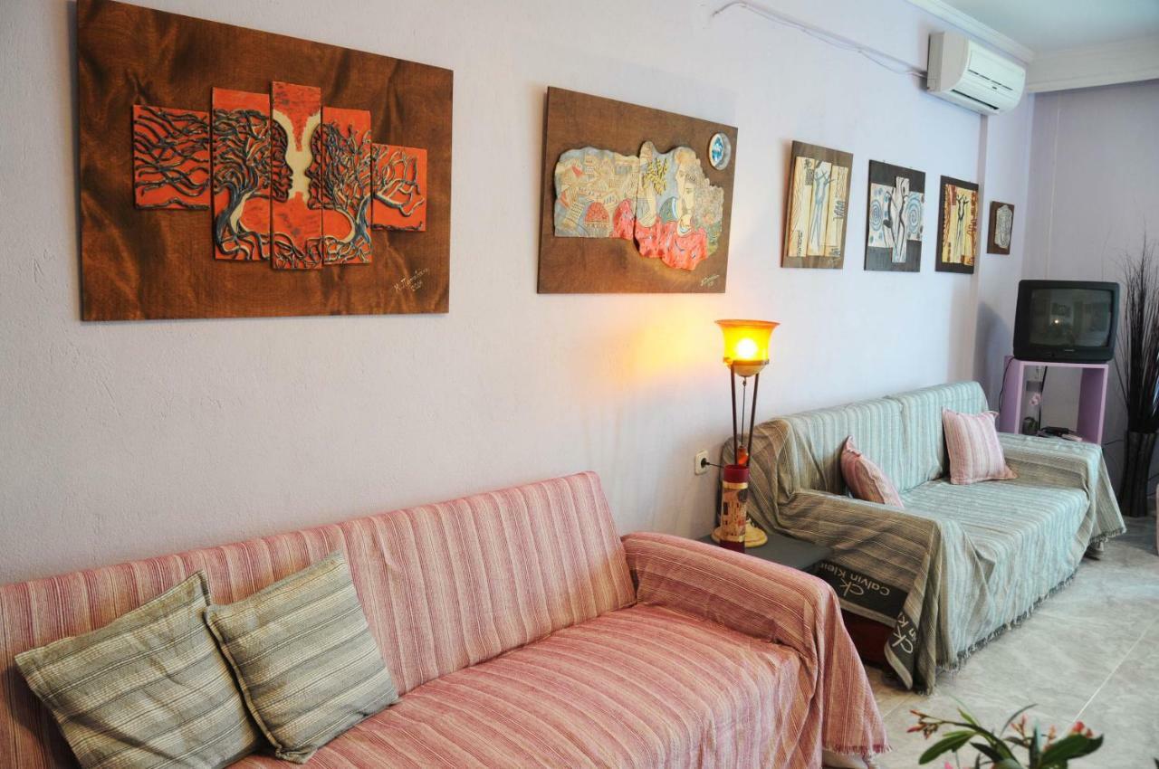 House Of Arts Appartement Pélla Buitenkant foto